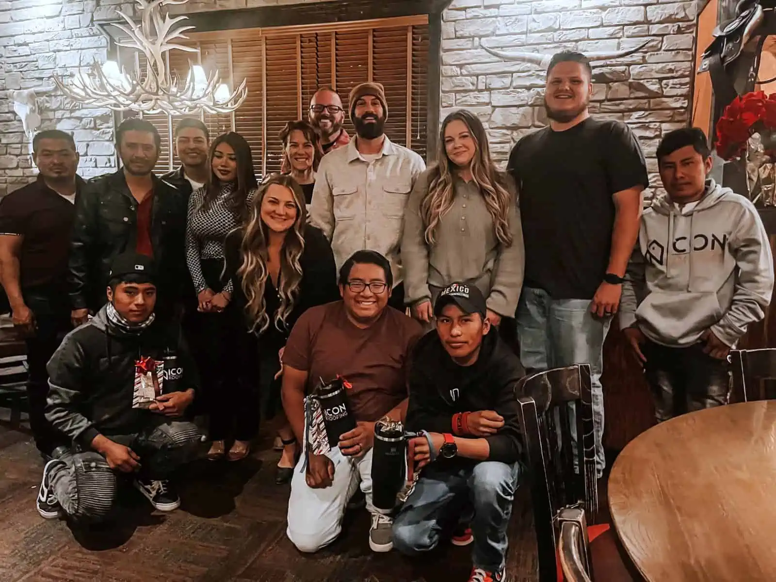 icon roofing team img